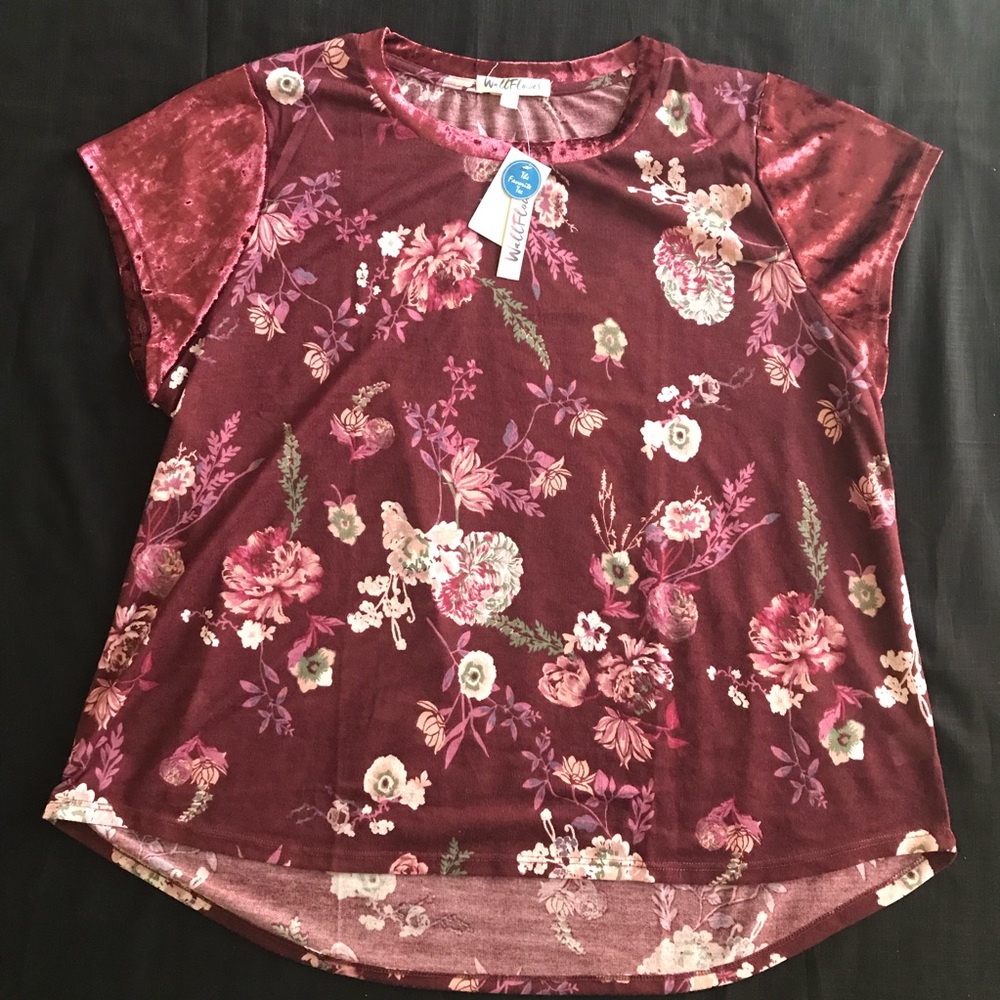 beautiful floral tee with velvet sleeves